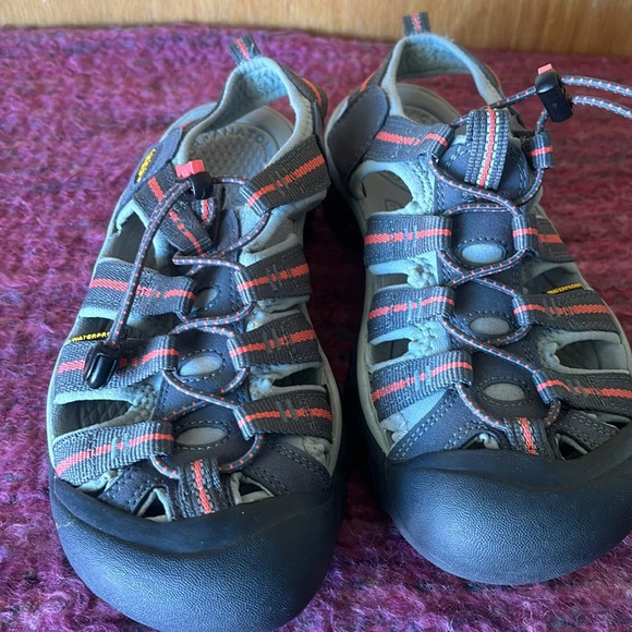 Keen shoes great condition - Picture 2 of 8